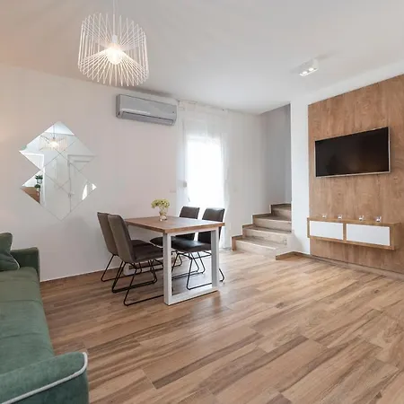 Luxury Apartments - La Vir 1 & 2 Exterior photo