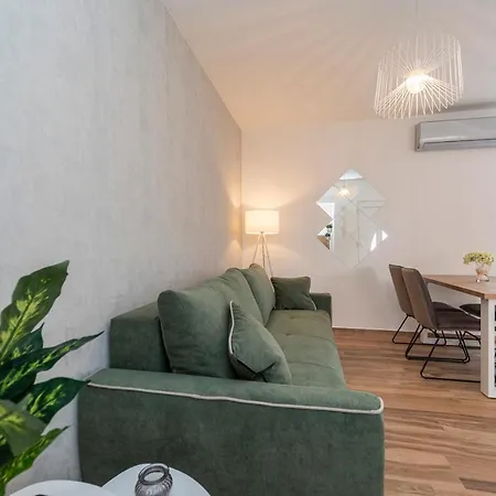 Luxury Apartments - La Vir 1 & 2 Exterior photo
