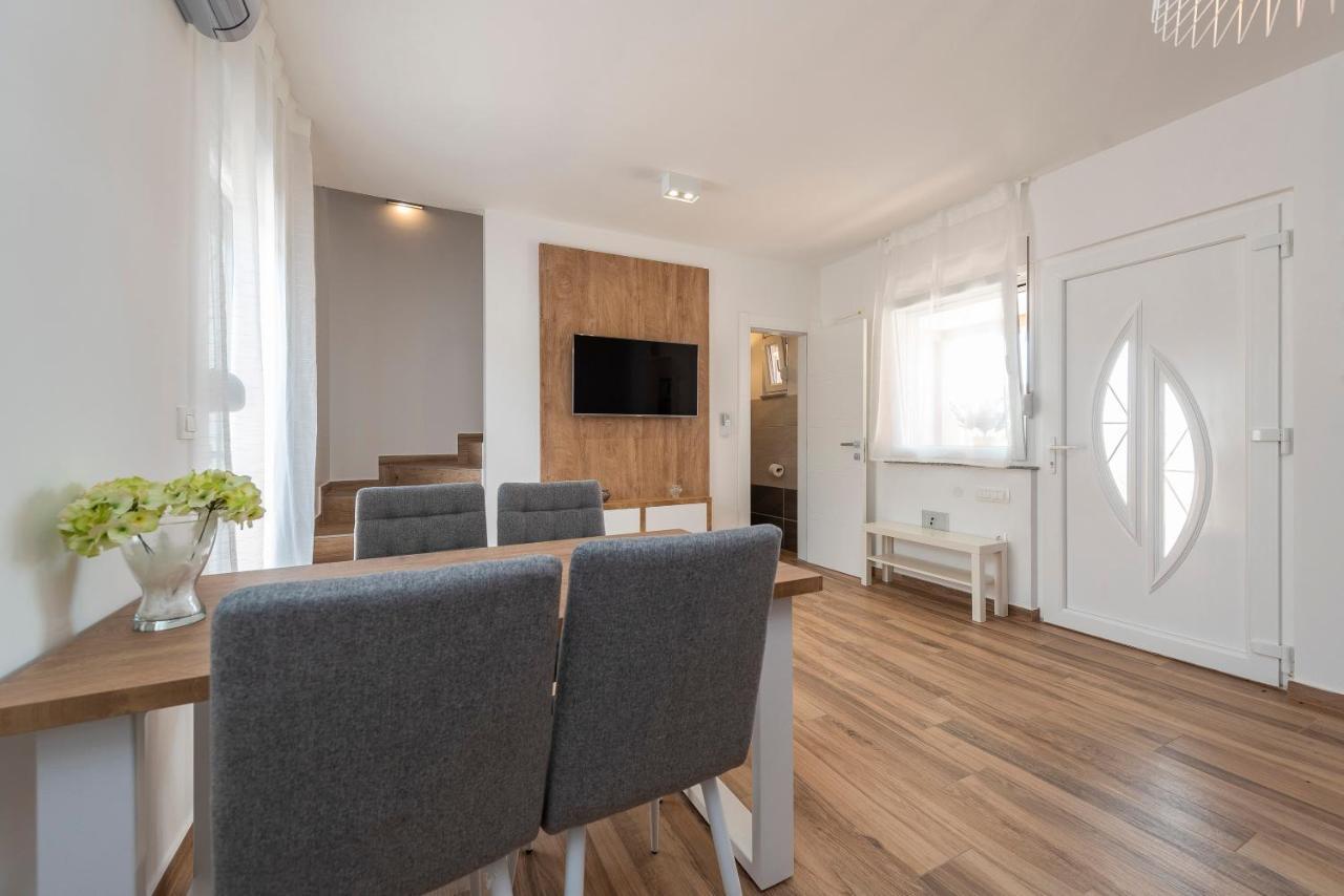 Holiday home Luxury - La 1 & 2 *