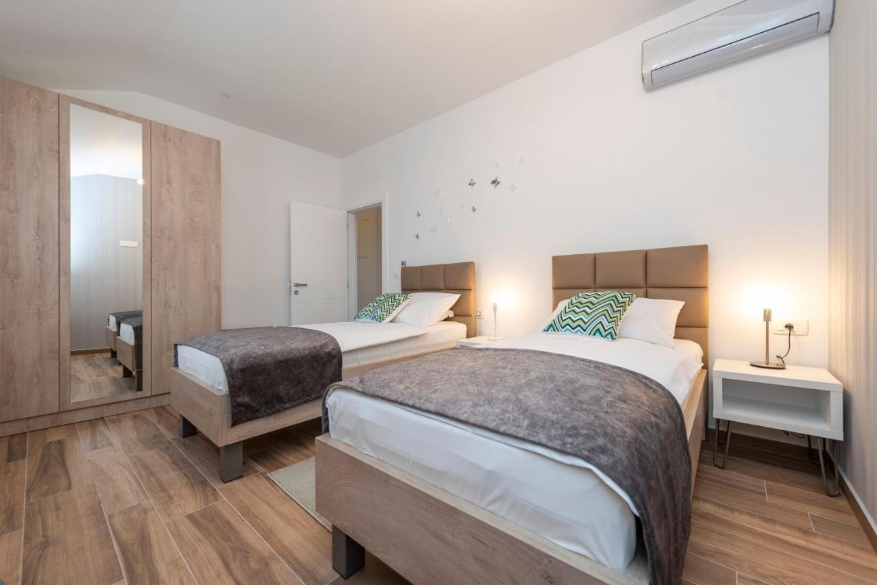 Holiday home Luxury - La 1 & 2 *